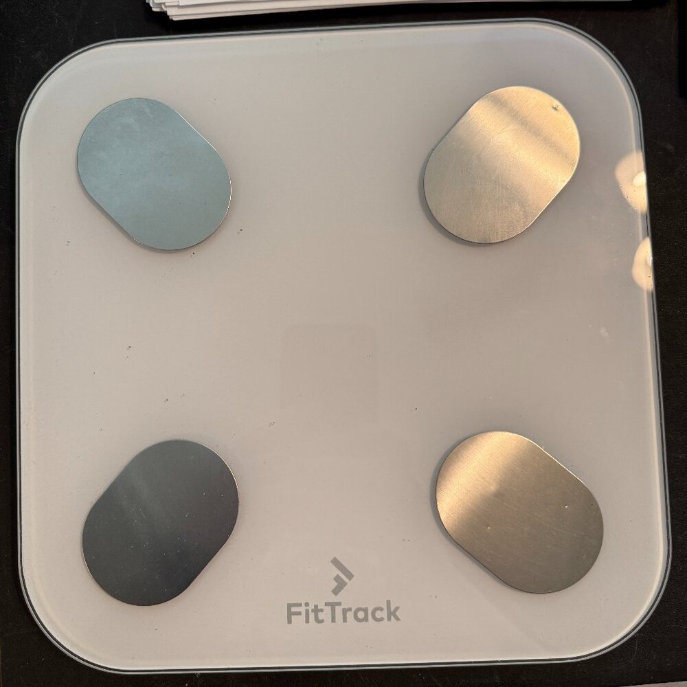 Fit Track Dara BMI Complete Body Analysis Bluetooth Digital Scale White (157)